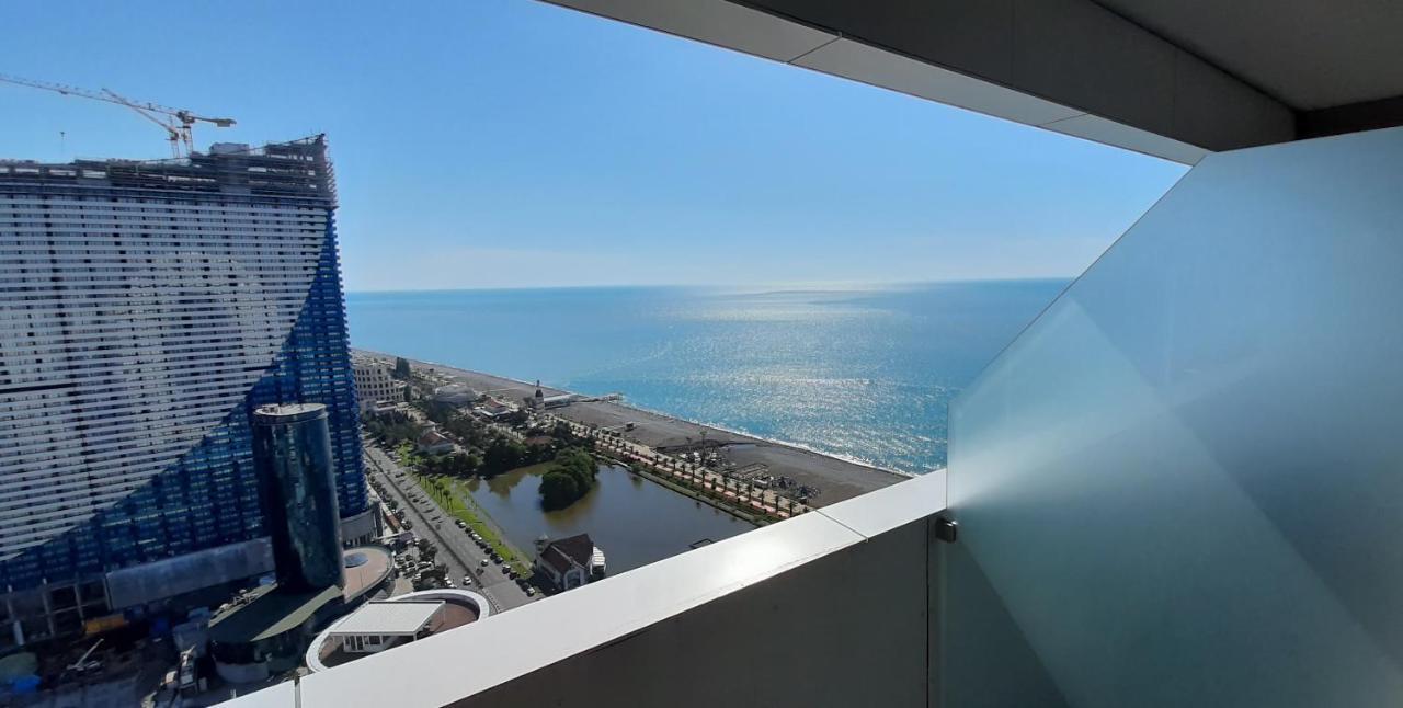 Alliance Palace Sea View Apartment Batumi Eksteriør billede