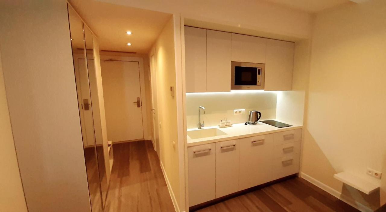 Alliance Palace Sea View Apartment Batumi Eksteriør billede