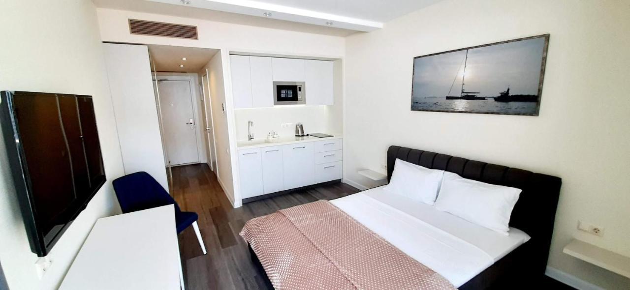 Alliance Palace Sea View Apartment Batumi Eksteriør billede