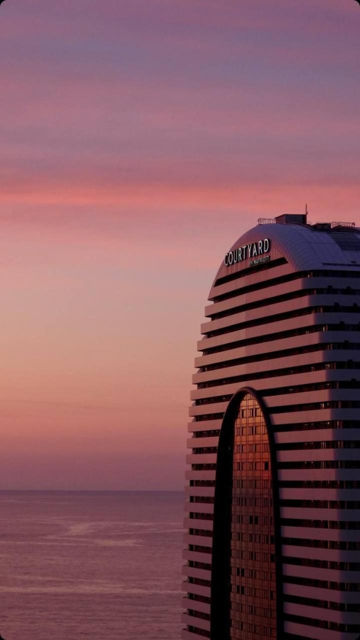 Alliance Palace Sea View Apartment Batumi Eksteriør billede
